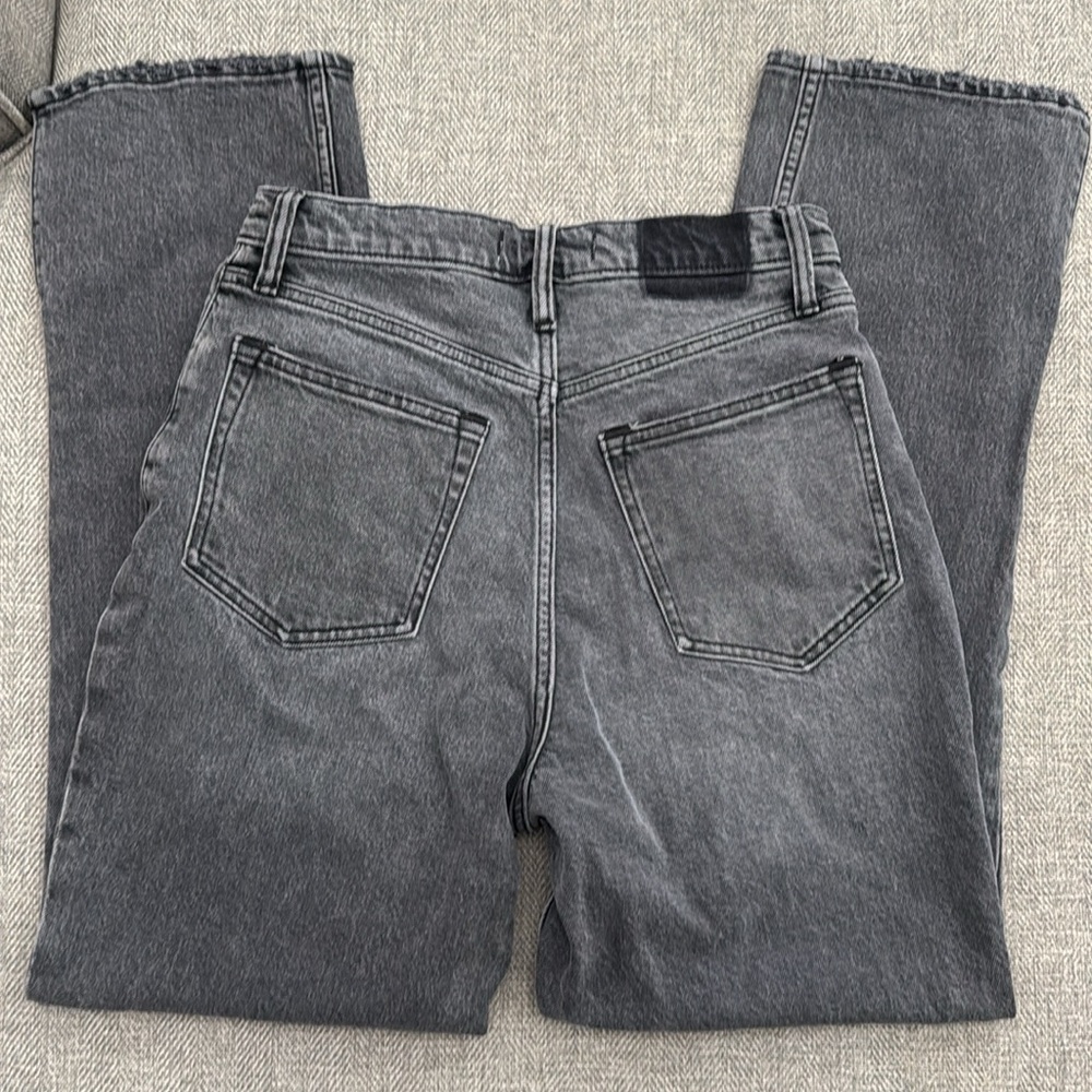 A&F - The 90’s Straight Ultra High Rise Curve Love Jeans - Picture 11 of 16